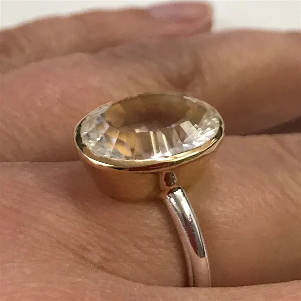 Ring Bergkristall oval facettiert, Größe 55, vergoldete Fassung | Marco Schreier