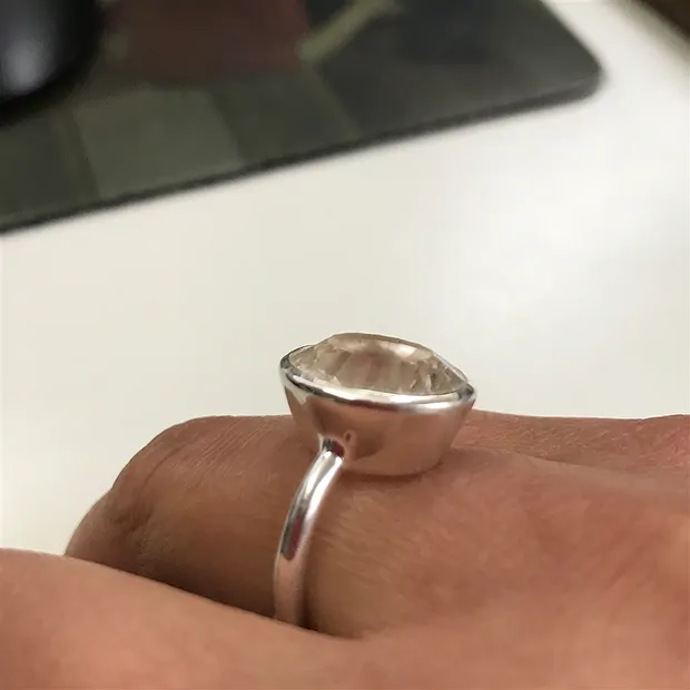 Bague Cristal de roche ovale à facettes, taille 57 | Marco Schreier