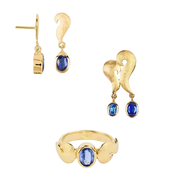 Bague Disthène ovale à facettes, ailes, doré, mat glacé, T. 54 (17) | Marco Schreier