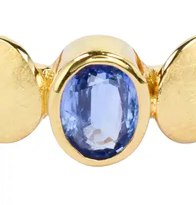 Ring Disthen oval facettiert, Flügel, vergoldet, eismatt, Gr. 57 (18) | Marco Schreier