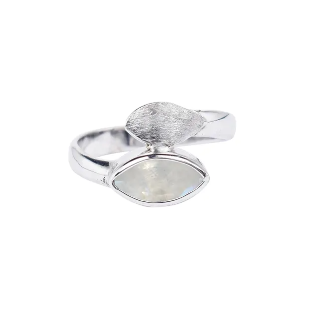 Anello di Labradorite (bianca), Navetta sfaccettata, misura 57, rodiato | Marco Schreier