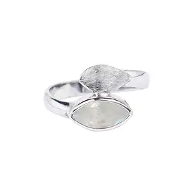 Bague Labradorite (blanche), navette facettée, taille 60, rhodiée | Marco Schreier