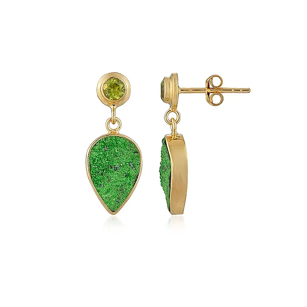 Perno auricolare Uvarovite, goccia (15 x 10 mm), Peridoto, 2,5 cm, placcato oro | Marco Schreier