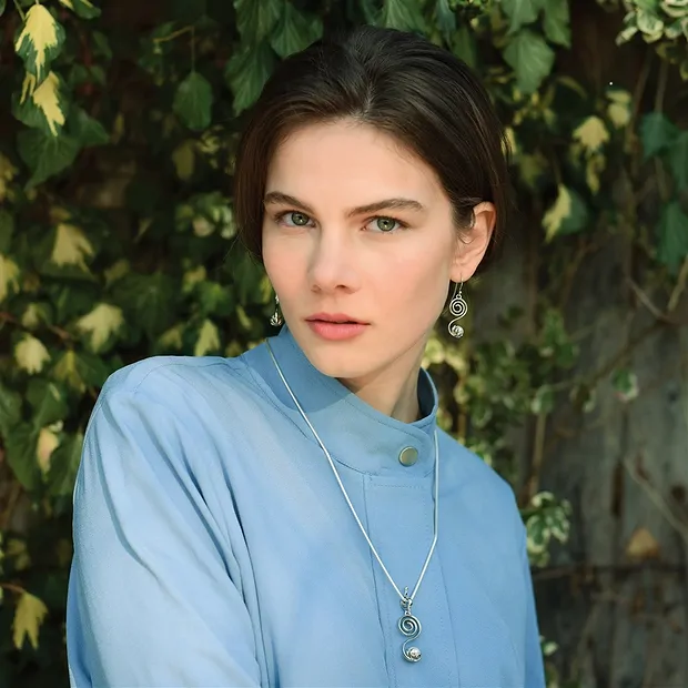 Ohrhänger Spirale mit Perle, 3,0cm, rhodiniert | Marco Schreier