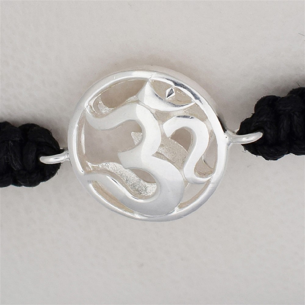 Macramé bracelet, Om symbol | Schreier wholesale; gems, healing stones & jewelry