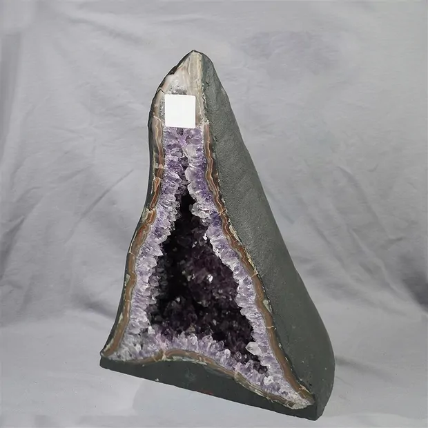 Amethyst gland polished unique 404 | wholesaler gems, healing stones & jewelry