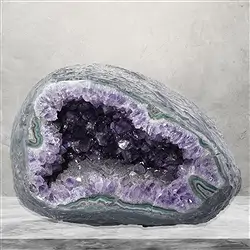 2805012526 Amethyst-Höhle, 16cm, Unikat 526 | Großhändler Edelsteine, Heilsteine & Schmuck