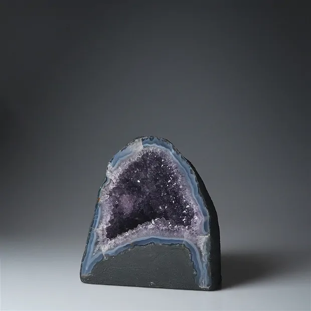 Amethyst gland polished unique 554 | wholesaler gems, healing stones & jewelry