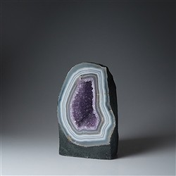 2805012559 Ghiandola di ametista lucidata unica 559 | grossista gemme e pietre curative