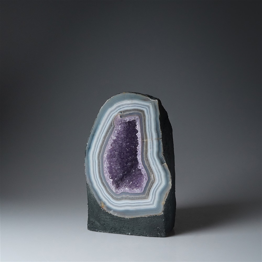 Amethyst gland polished unique 559 | wholesaler gems, healing stones & jewelry