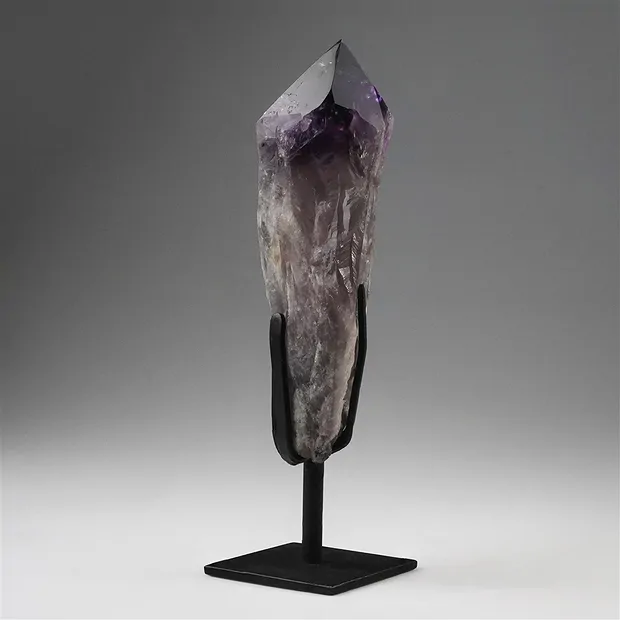 Pointe d'améthyste sur support, 25cm, Pièces uniques 260 | Marco Schreier
