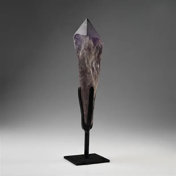 Amethyst Point on stand, 29cm, unique 262 | wholesaler gems & healing stones