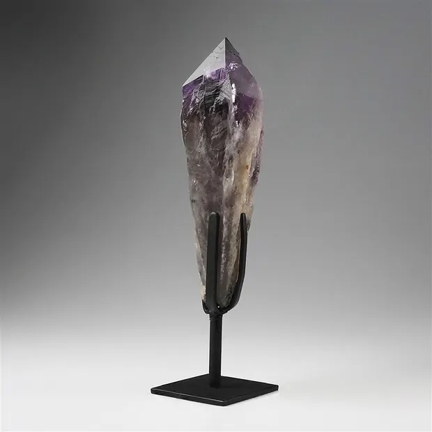 Pointe d'améthyste sur support, 27cm, Pièces uniques 265 | Marco Schreier