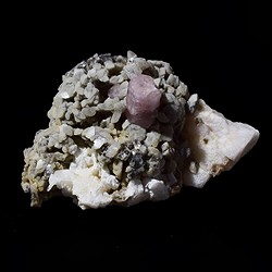 2806020001 Pasos de apatita, 5,7 x 9,9 cm, único 001 | Marco Schreier