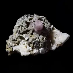 2806020001 Touffe en apatite, 5,7 x 9,9cm, Pièces uniques 001 | Marco Schreier