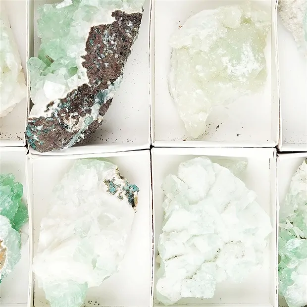 Zeolite / Apofillite piatta Unico 003 | grossista gemme e pietre curative