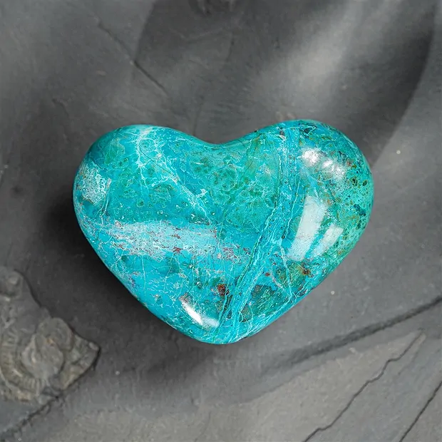 Chrysocolla heart (stab.), 08 x 6cm, unique 003 | gems, healing stones & jewelry