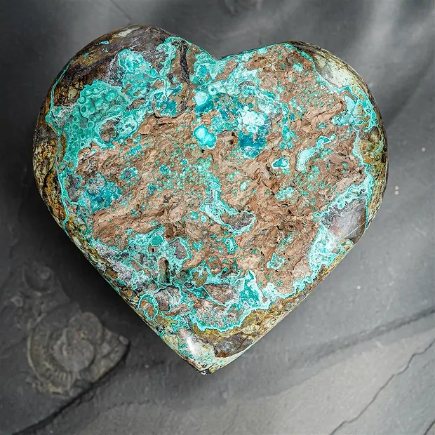 Chrysocolla heart (stab.), 10 x 09cm, unique 007 | Marco Schreier