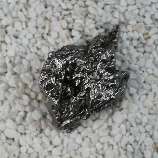 Météorite (Campo del Cielo), 4,5cm, Pièces uniques 040 | Marco Schreier