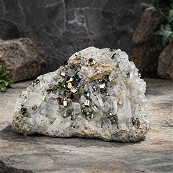 2806124067 Pasos de pirita y cuarzo, 15 x 10 cm, pieza única 067 | Marco Schreier