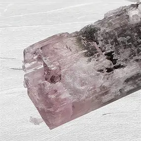 Kristall Turmalin (pink, schwarz) in Albit Unikat 002, 6,8cm | Marco Schreier