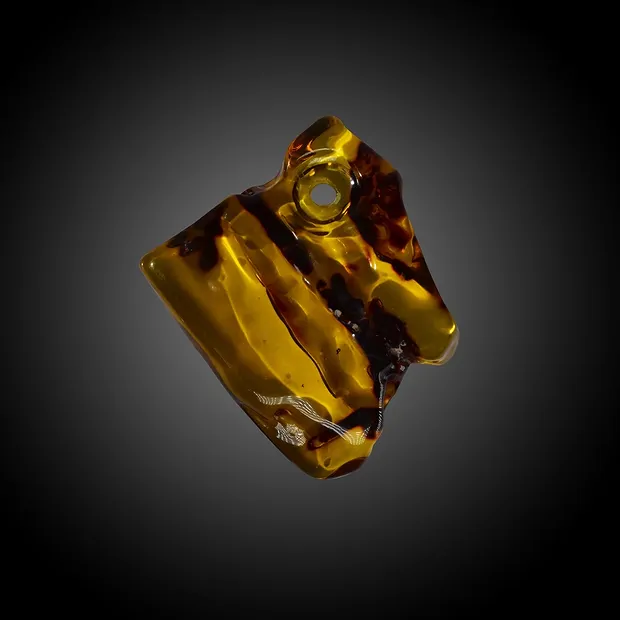 Kopal gebohrt, 6,6cm, Unikat 002 | Großhändler Edelsteine, Heilsteine & Schmuck