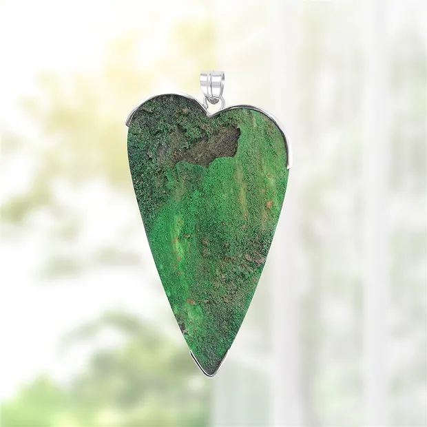 Uvarovite pendant, 9.0 cm, unique 111 | wholesale gems, healing stones & jewelry