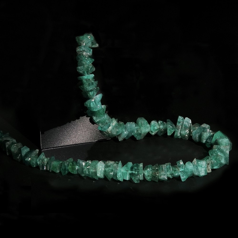 Rangs de colliers Émeraude à facettes Pièces uniques 005 | Marco Schreier
