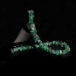 2821144006 Filo di schegge di smeraldo sfaccettate unico #006 | Marco Schreier