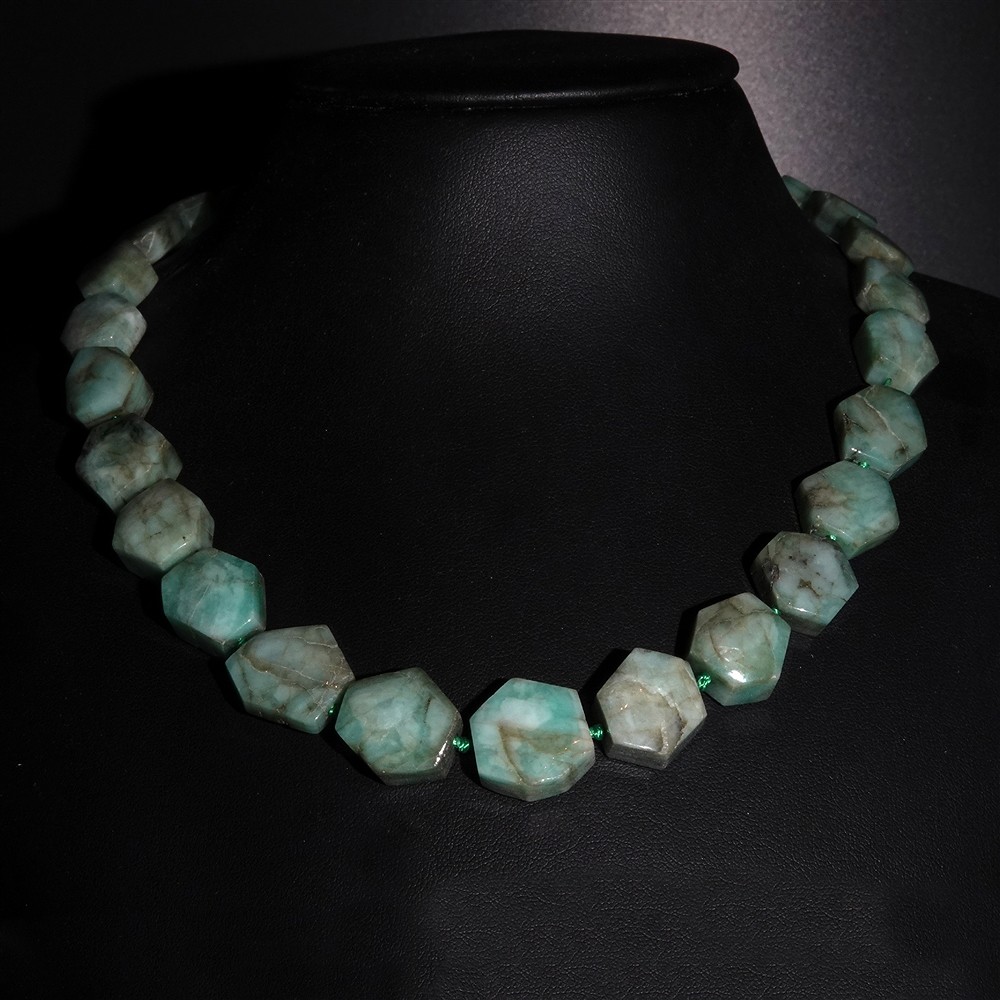 Strand hexagon emerald unique 010 | wholesaler gems, healing stones & jewelry