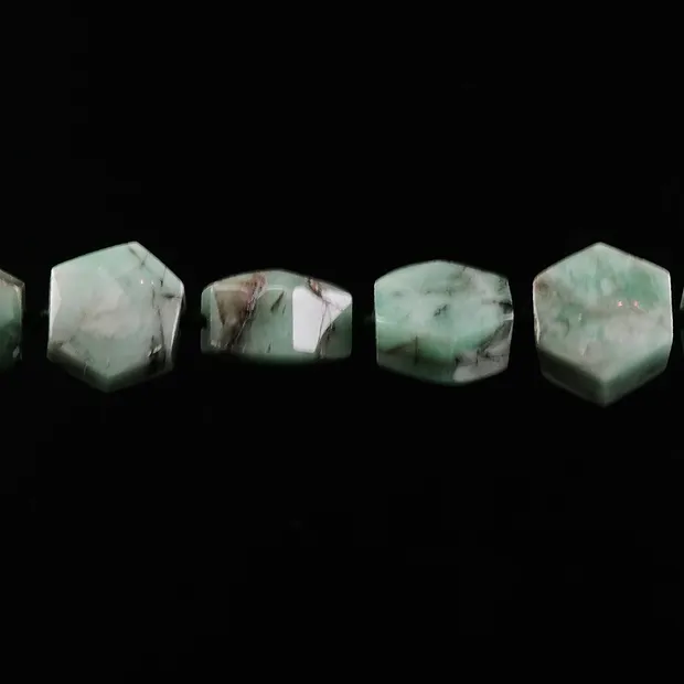 Strand hexagon emerald unique 010 | wholesaler gems, healing stones & jewelry
