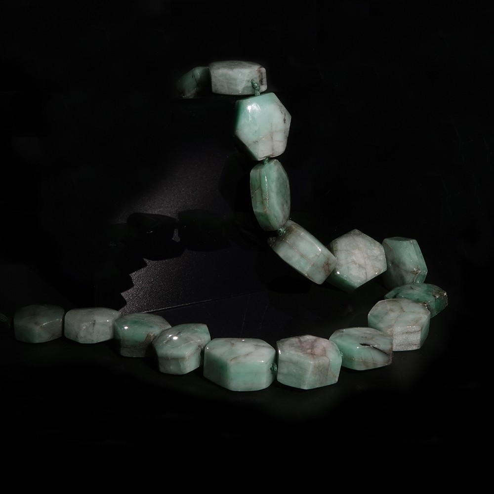 Strand hexagon emerald unique 010 | wholesaler gems, healing stones & jewelry