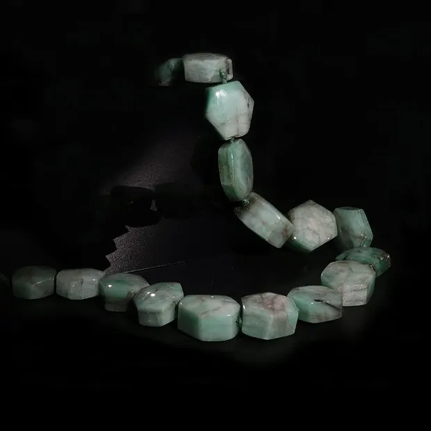 Strand hexagon emerald unique 010 | wholesaler gems, healing stones & jewelry