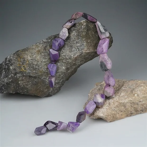 Rang de colliers Sugilite Pièces uniques 014 | Marco Schreier