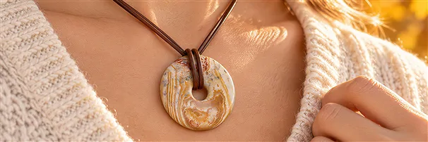 Neue gebohrte Halsreifteile und Donuts | Edelsteine, Heilsteine & Schmuck-Handel