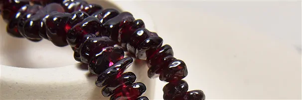Edelsteinstränge Granat | Schreier Großhändler Edelsteine, Heilsteine & Schmuck