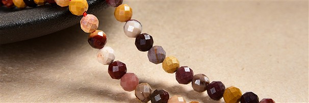 Gemstone strands Mookaite | Schreier - wholesaler gems, healing stones & jewelry