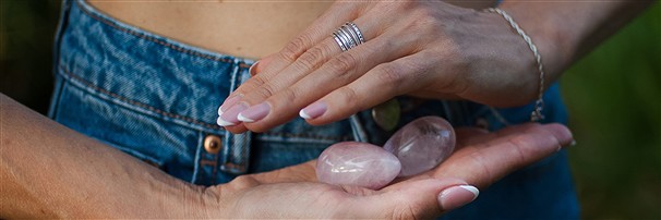 Yoni Eggs made from gemstones | minerals trade - gems, healing stones & jewelry
