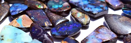Opale boulder perforato | Ingrosso Schreier; gemme, pietre curative e gioielli
