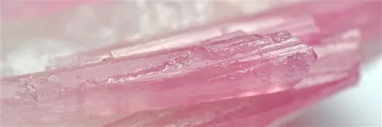 Turmalina perforada | Schreier piedras preciosas, piedras curativas y joyería