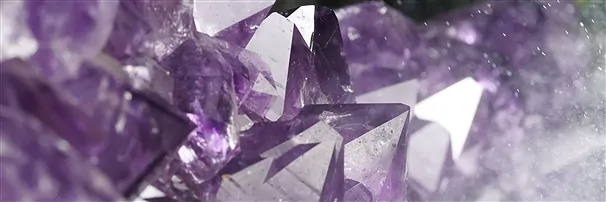 Stein des Monats Juli 26: Amethyst | Großhandel Edelsteine, Heilsteine & Schmuck