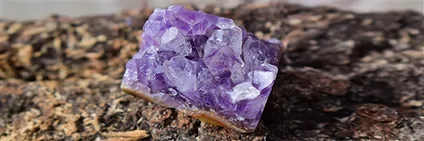 Cartons and flats with amethyst | wholesaler gems, healing stones & jewelry
