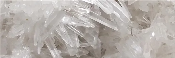 Cristal de roca | Piedras en bruto de cristal de roca y joyas