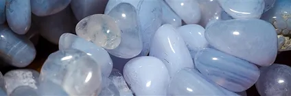 Hebras de calcedonia | Schreier piedras preciosas, piedras curativas y joyería