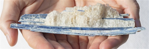 Kyanite (Kyanite) | Blue Cyanite Tumbled Stones & Jewelry