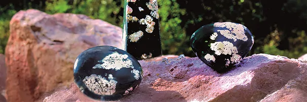 Khyberstein (Hornblende) | Schreier Großhändler Edelsteine, Heilsteine & Schmuck