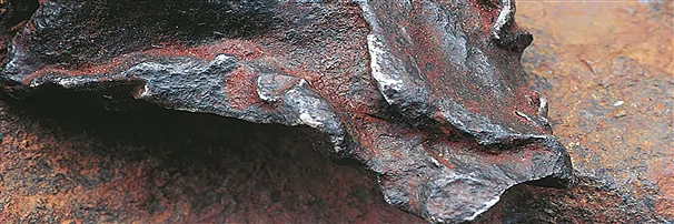 Meteorit und Tektit | Marco Schreier Großhandel Edelsteine, Heilsteine & Schmuck