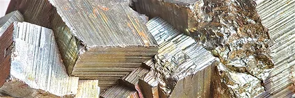 Pyrite en ardoise | marches en pyrite & pierres roulées