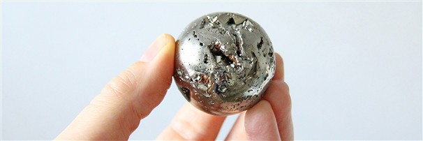 Piedras rodadas y Pirita pulida | piedras preciosas, piedras curativas y joyería