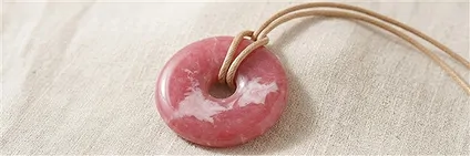 Pieza de piedra perforada, donuts, pulseras | Marco Schreier